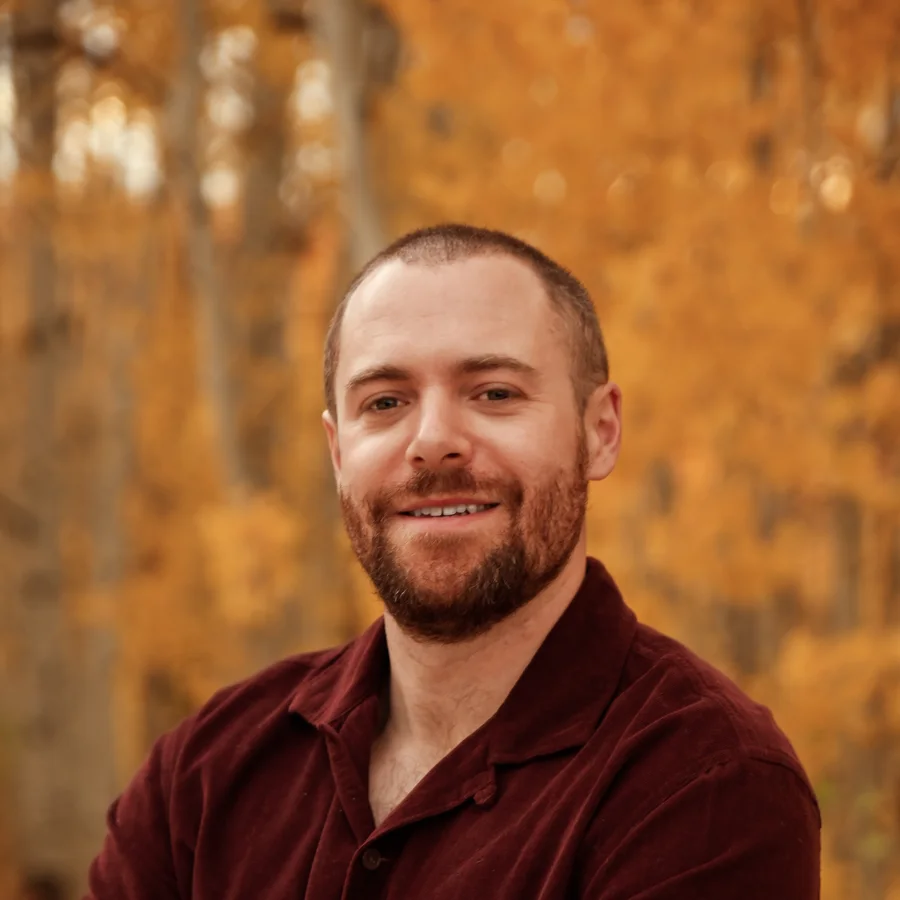Headshot of Eric Vlosky